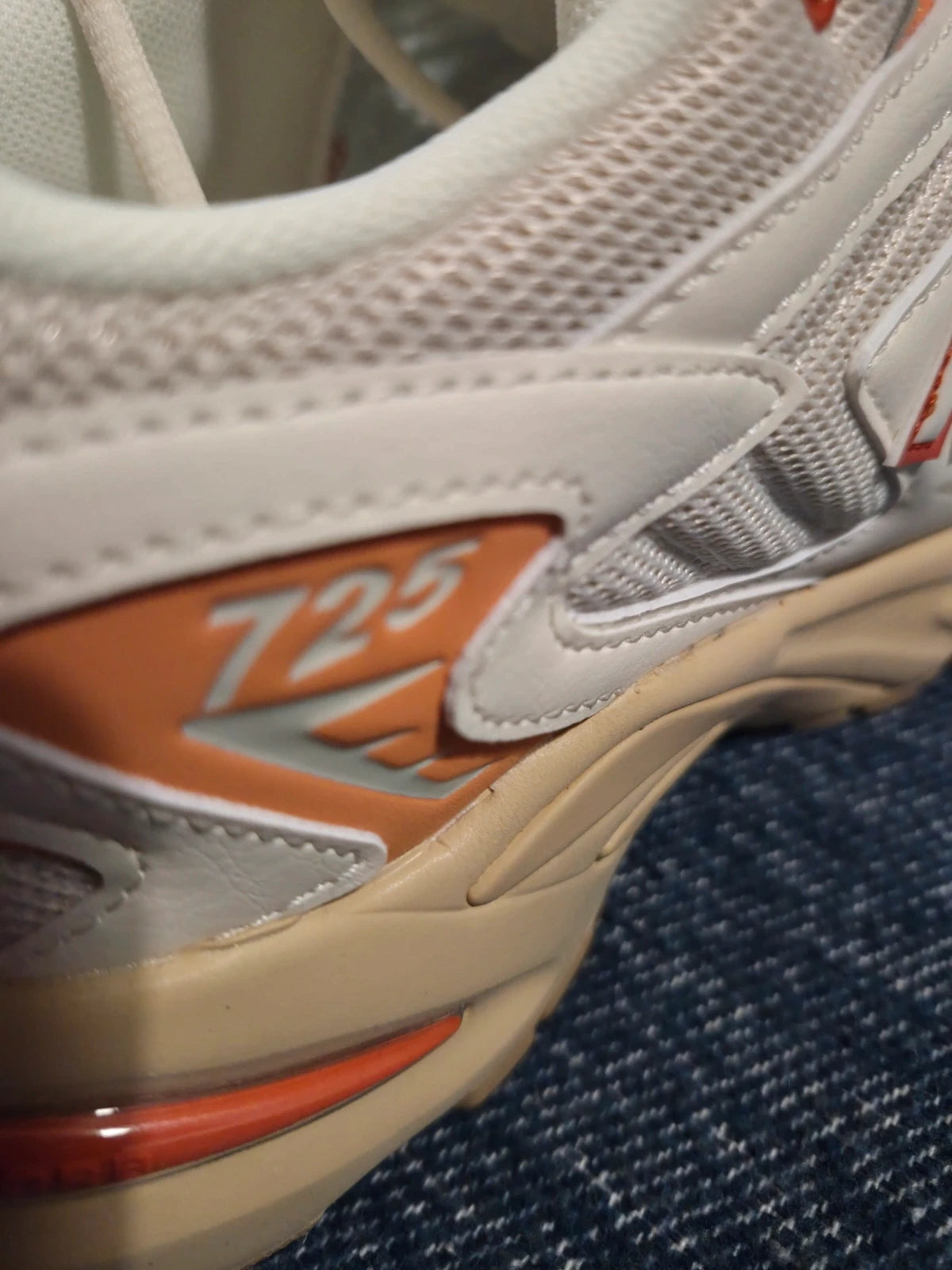 Sneakersy New Balance 725